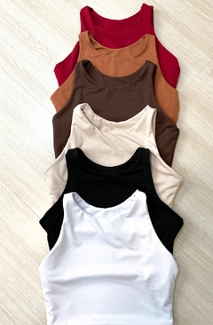 CROPPED REGATA SUPLEX - HELLO, MARIA!  Lojas de Roupa Feminina - Blusas - Camisas - Shorts - T-Shirts - Saias - Vestidos - Calças - Hellomaria - Aproveite pra Economizar E Garantir os Looks que São Tendência da Moda. Corre pro Site. As Últimas Novidades da Moda Feminina. Acesse 