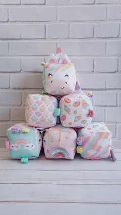 CUBO SENSORIAL UNICORNIO en internet