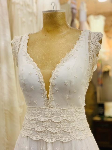 Vestido de Noiva Amor Perfeito com cauda de impressão botânica VALOR PERSONALIZADO E SOB CONSULTA