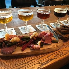 Imagem do Kit Cerveja La Trappe Dubbel Holandesa Escura 330ml + Taça