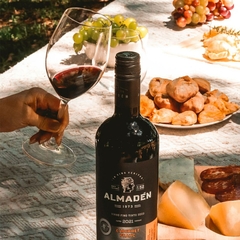 Vinho Almadén Fino Tinto Branco Adega Miolo Garrafa 750ml na internet