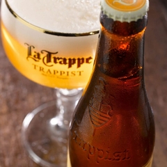 Kit Cerveja La Trappe Tripel Holandesa Garrafa 750ml + Taça - loja online