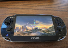 SONY PS VITA SLIM WIFI - FLASH - HEN - USADA - ESTUCHE SONY - CARGADOR ORIGINAL - comprar online