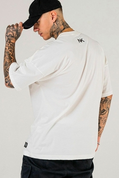Camiseta Oversized Lakers Off White - loja online