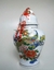 POTICHE EM PORCELANA COM MOTIVOS ORIENTAIS E FLORAIS 1538