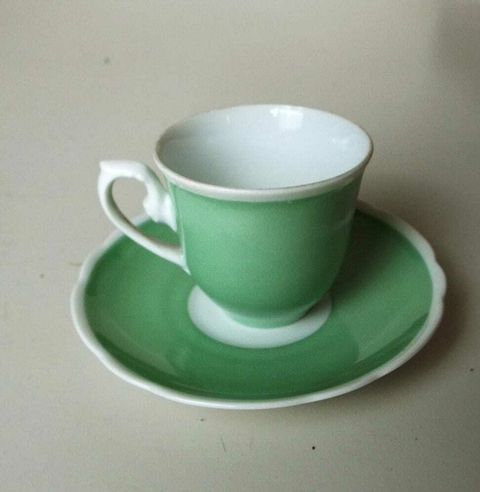 2034 XÍCARA E PIRES CAFEZINHO EM PORCELANA MARCA REAL DE SÃO PAULO