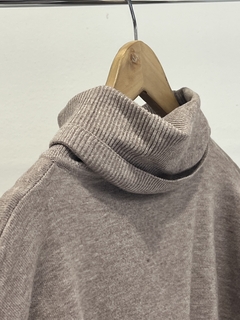 Sweater Dana en internet