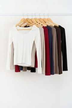 REMERA RENU - comprar online
