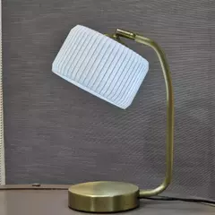Lámpara velador escritorio NICK pantalla 3D moderno sustentable CHIMBA - Artyluz