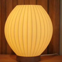 Lámpara velador escritorio SHOLA E27 pantalla impresión 3D base madera de lenga sustentable moderno deco nórdico CHIMBA en internet