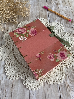 Caderno Patchwork pontilhado floral - comprar online