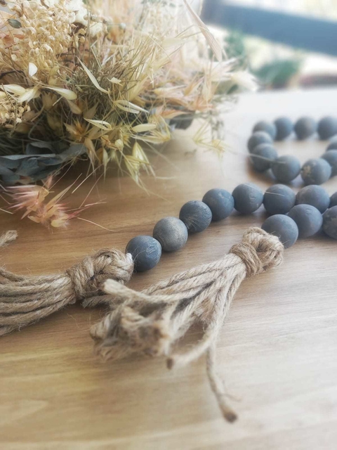 Guirnalda de madera gris L