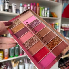 PALETA DE SOMBRAS FEMME COR B SARAH BEAUTY na internet