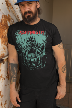 Camiseta - Iron Maiden - Shadows na internet
