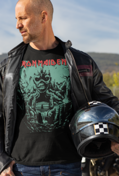 Camiseta - Iron Maiden - Shadows - comprar online