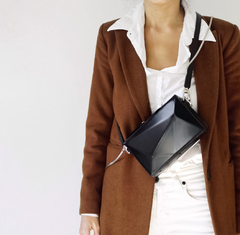 PRE ORDER CARTERA ZAHA NEGRA Y ALUMINIO NEGRO BRILLO en internet