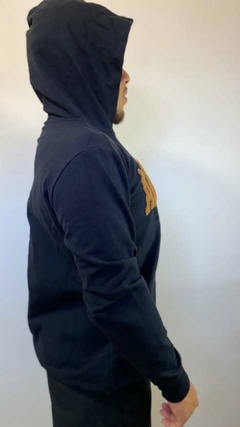 Casaco com capuz - AO Clothing - comprar online
