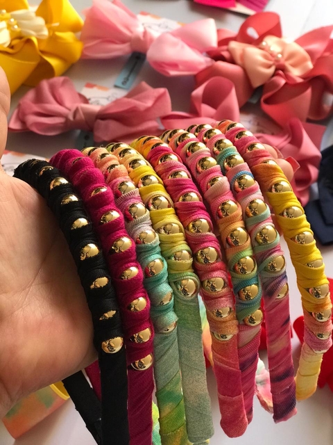 TIARA FEMININA COM PÉROLA DOURADA