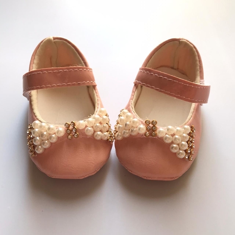 SAPATILHA BABY ROSÊ COM APLICAÇÃO