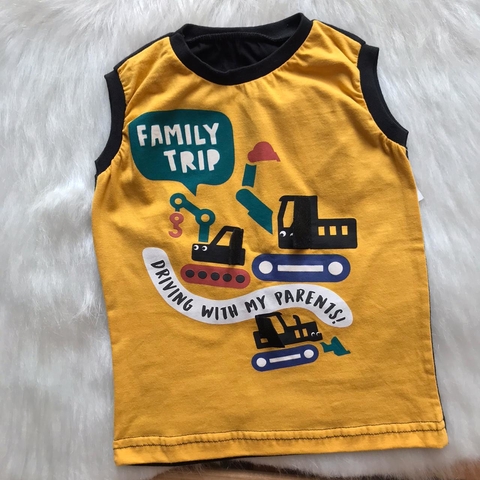 CAMISETA REGATA COM ESTAMPA INTERATIVA - FAMILY TRIP