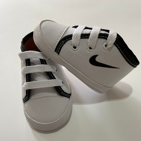 TÊNIS PARA BEBE MODELO NK - BRANCO E PRETO