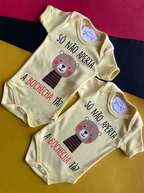 BODY TEMÁTICO SÓ NÃO APERTA AS BOCHECHAS