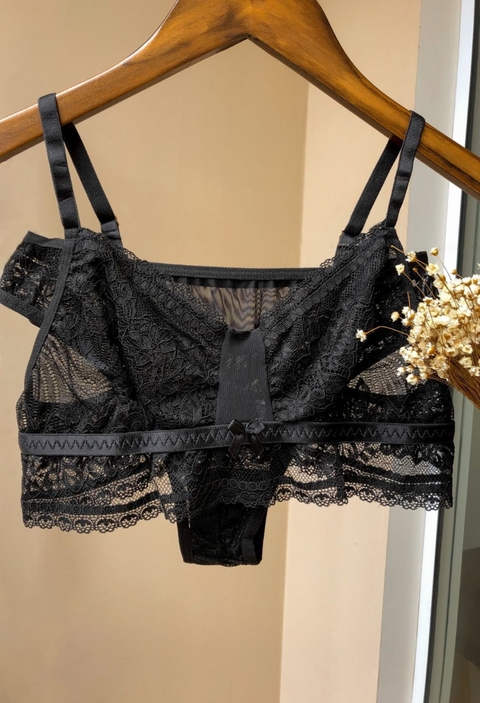 Conjunto Sem Bojo Com Detalhes Em Tule Beth