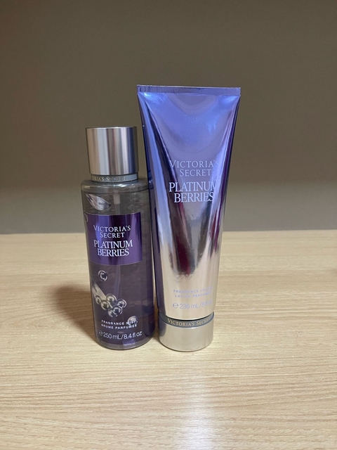 Victoria's secret's- kit Platinum Berries