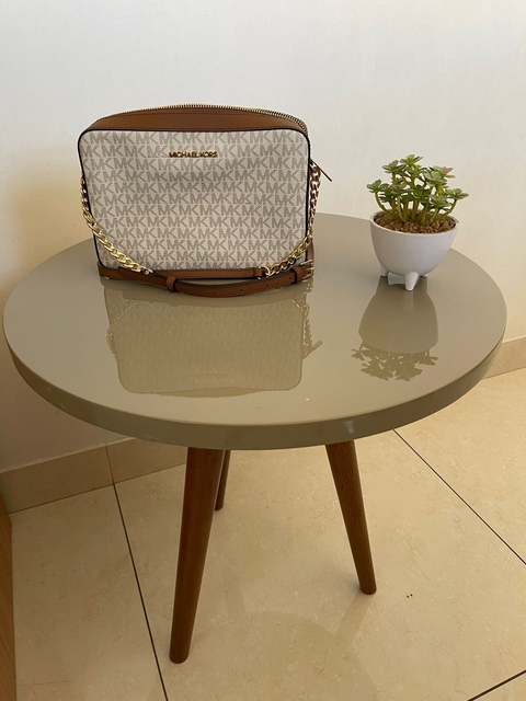 Michael Kors - Bolsa Jet Set Transversal corrente na alça