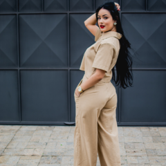 Calça Pantalona Ayla Caqui na internet