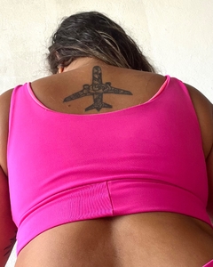 Top arredondado - Rosa Barbie na internet