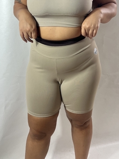 Short Dual Meia coxa - Areia tala marrom - comprar online