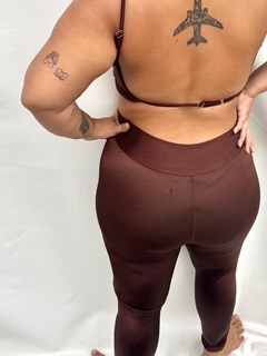 Calça Legging - Marrom brilho na internet