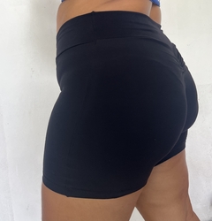 Short Empina meia coxa - Preto