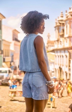 Bermuda Léia Azul Claro Jeans Cintura Alta Com Bolso Bermuda Feminina na internet