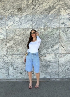 Bermuda Vivi Azul Claro Jeans Cintura Alta Com Bolso Bermuda Feminina - comprar online