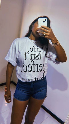 Camiseta Feminina Oversize Max Blusão