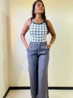 Calça Pantalona Linho Feminina Cinza Cintura Alta Com Bolso na internet