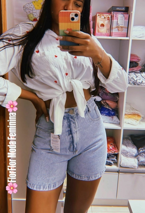 Bermuda Léia Azul Claro Jeans Cintura Alta Com Bolso Bermuda Feminina - comprar online