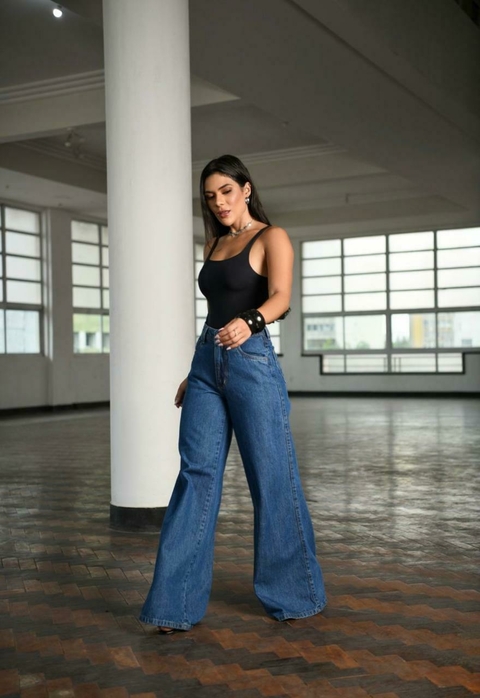 Calça Jeans Pantalona Feminina Cintura Alta Lavagem Azul Moderna CALÇA CAMILA