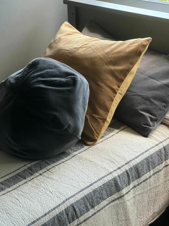 Acolchado Tusor Rayas Negras - comprar online
