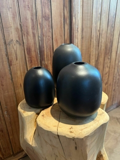Florero Sist Negro en internet