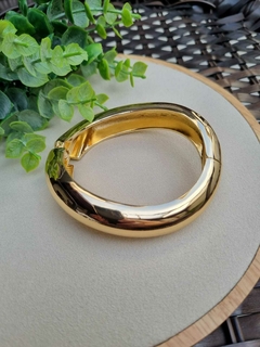 Bracelete Levemente Ondulado Liso Banho de Ouro 18K - comprar online