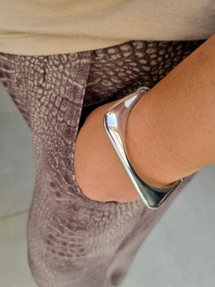 Bracelete Quadrado Liso Banho de Ródio Branco