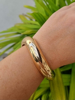 Bracelete Levemente Ondulado Liso Banho de Ouro 18K