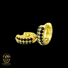 Brinco Argola Cravejada em Zircônia 24 Pedras Pretas (Banho De Ouro 18k)