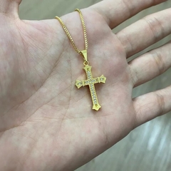 Pingente Crucifixo Gótico Cravejado em Zircônia (3cmX2cm) (Banho Ouro 24k) na internet