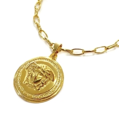 Pingente Medusa G 3D (3,4cmX3cm) (11g) (Banho Ouro 24k) - comprar online