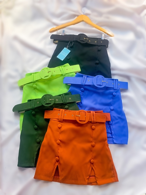Short Saia Botões