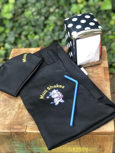 avental modelo corpo inteiro Muu Shakes